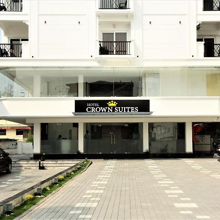 Hotel Crown Suites Коччи Экстерьер фото
