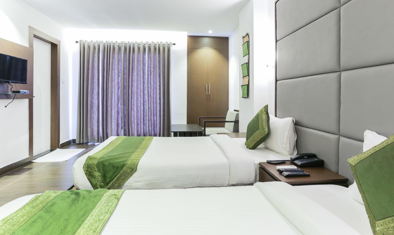 Hotel Crown Suites Коччи Экстерьер фото