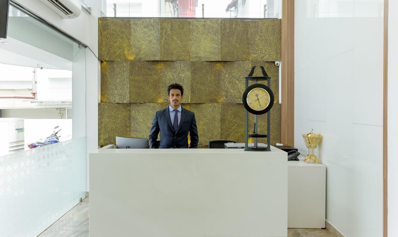 Hotel Crown Suites Коччи Экстерьер фото