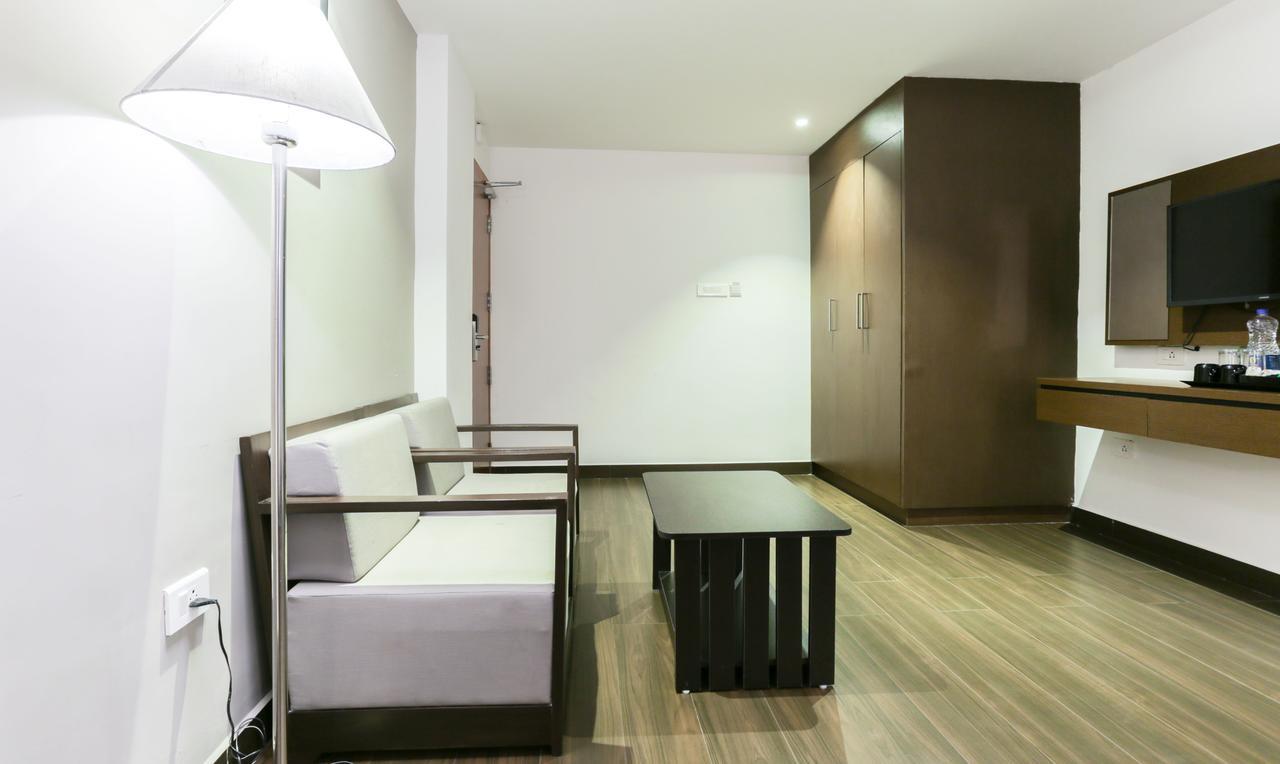 Hotel Crown Suites Коччи Экстерьер фото