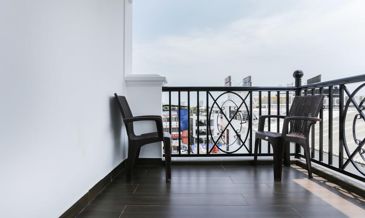 Hotel Crown Suites Коччи Экстерьер фото