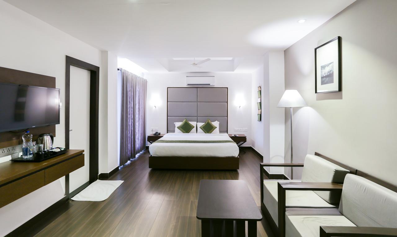 Hotel Crown Suites Коччи Экстерьер фото