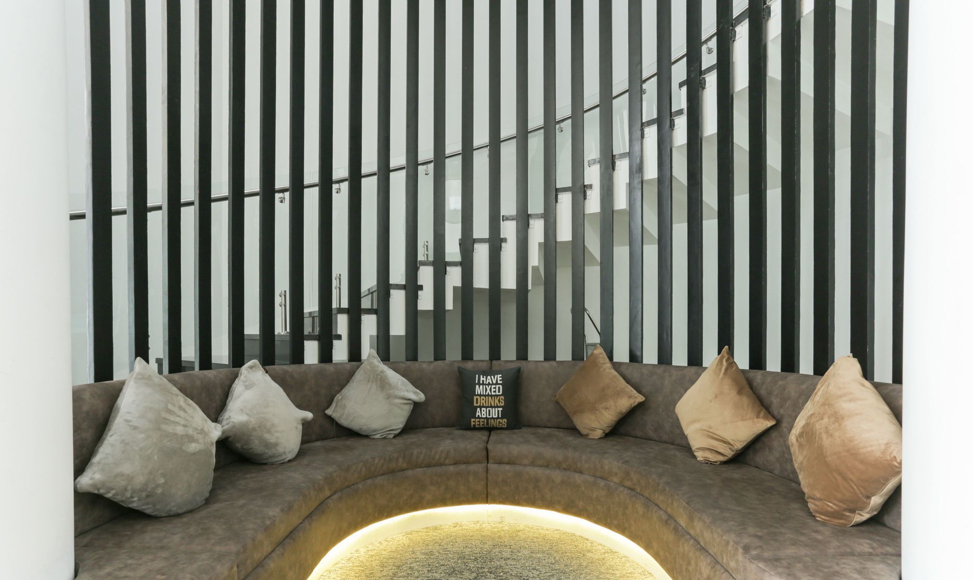 Hotel Crown Suites Коччи Экстерьер фото