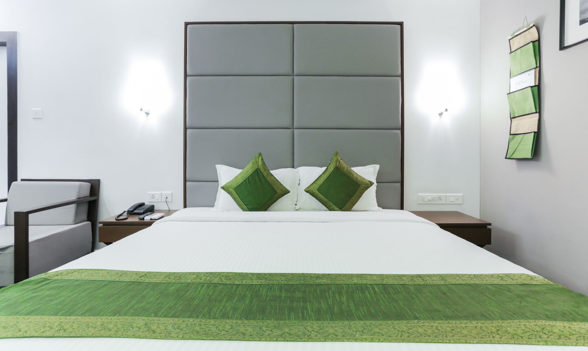 Hotel Crown Suites Коччи Экстерьер фото