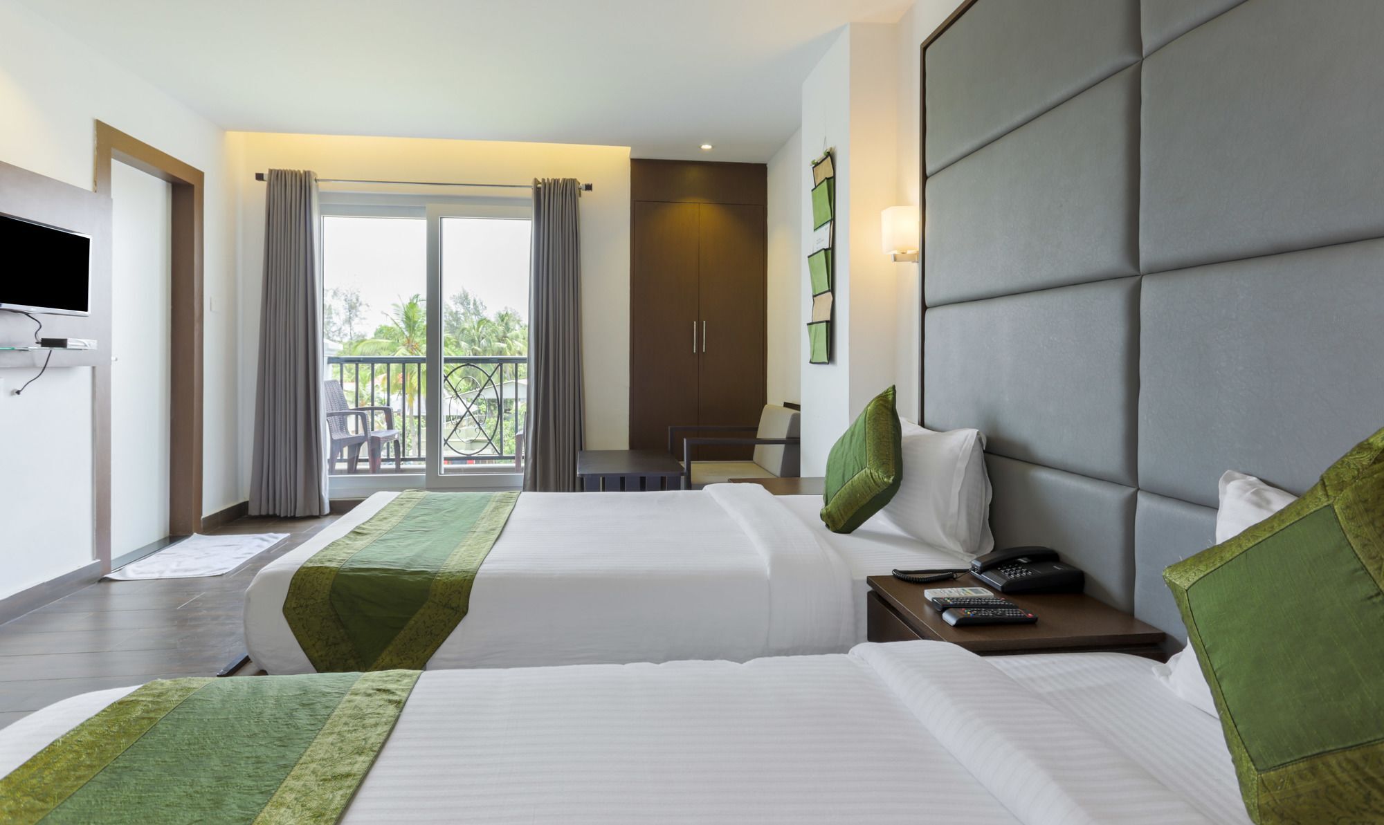 Hotel Crown Suites Коччи Экстерьер фото